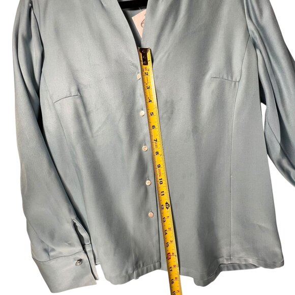 NWOT Talbots Womens 10 Blue Silk Wool Blend Blouse Button Up V Neckline Elegant - Picture 12 of 12